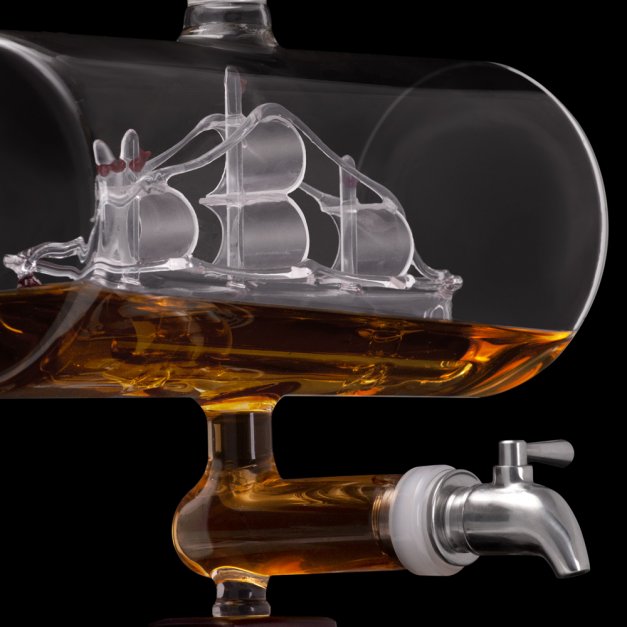 Whisky Karaffe in Schiffsform mit 4 Gläsern für einen Whiskykenner zum Geburtstag