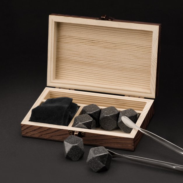 Whisky Steine Set in Holzbox mit Gravur für einen Angler