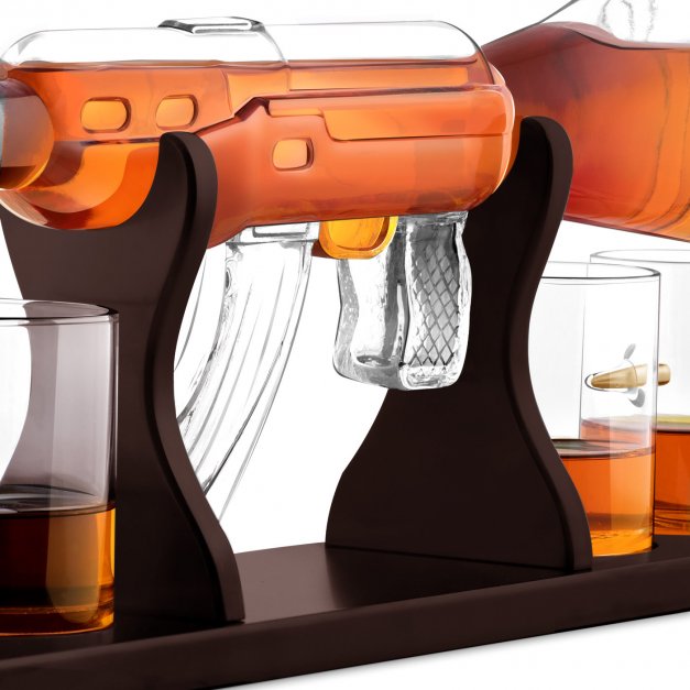 Whisky Karaffe Set in Gewehrform mit 4 Gläsern mit Gravur für einen Soldaten zum Jubiläum