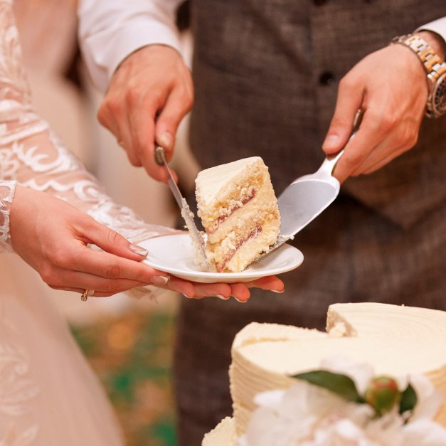 Kuchenheber mit Gravur aus Edelstahl für ein Ehepaar zur Hochzeit