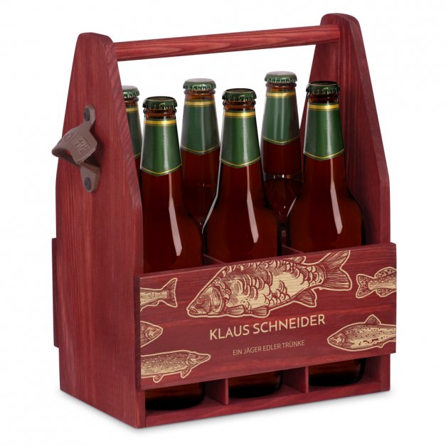 Bierträger aus Holz mit Flaschenöffner und Gravur für einen Angler