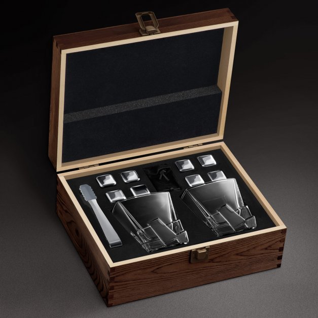 Whisky Steine Set in Holzbox mit 2 Gläsern und Gravur für einen Angler, Reisende