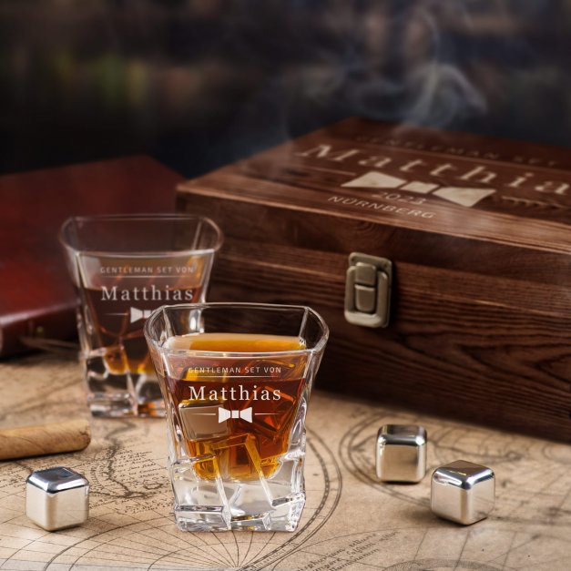 Whisky Steine Set in Holzbox mit 2 Gläsern und Gravur für einen Gentleman