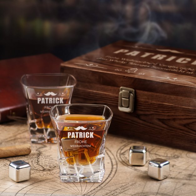 Whisky Steine Set in Holzbox mit 2 Gläsern und Gravur für einen Gentleman zu Weihnachten