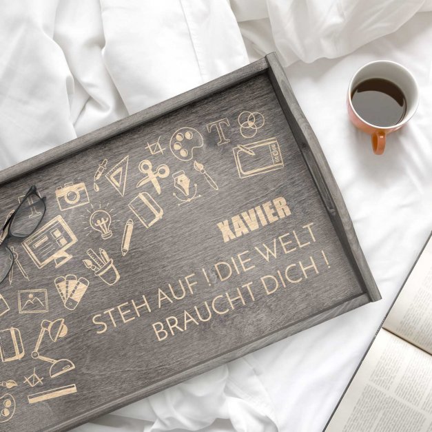 Klappbarer Tablettisch aus Kiefernholz mit Gravur Grau für ihn zum Geburtstag