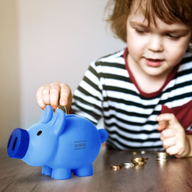 Blaues Sparschwein mit Gravur für einen Jungen zum Kindertag