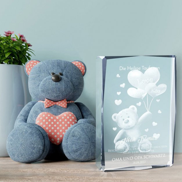 Glass-Statuette Teddybär mit 3D-Gravur für einen Jungen zur Taufe