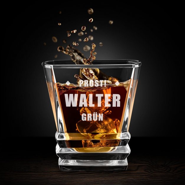 Geometric Whisky Glas mit Gravur für einen Whiskygenießer