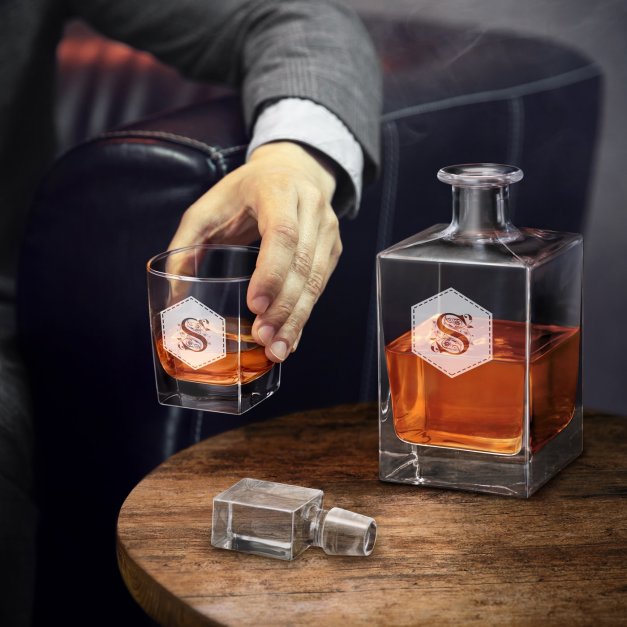 Cube Whisky Karaffe mit 2 Gläsern mit eingraviertem Initiale für einen Gentleman