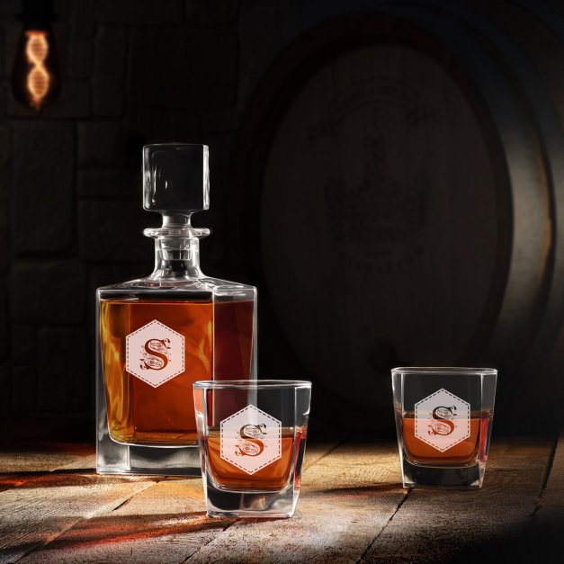 Cube Whisky Karaffe mit 2 Gläsern mit eingraviertem Initiale für einen Gentleman