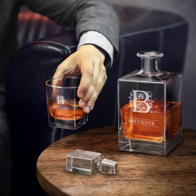 Cube Whisky Karaffe mit 4 Gläsern mit Gravur für ihn