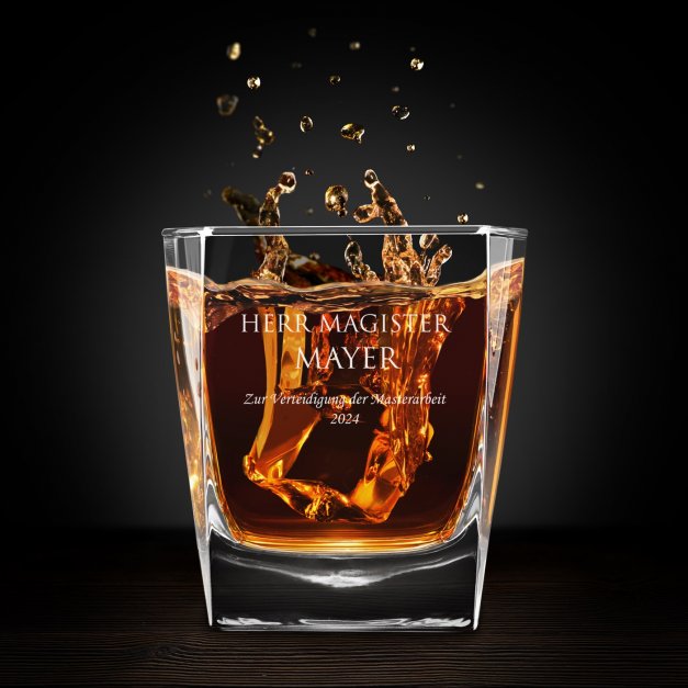 Cube Whisky Karaffe mit 4 Gläsern mit Gravur zum Masterabschluss