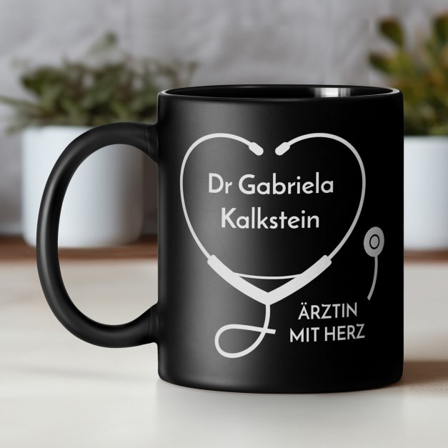 Kaffeebecher aus Matt Keramik mit Gravur für eine Ärztin