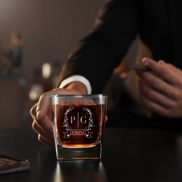 Whisky Glas mit Gravur für ein Ehepaar zum Hochzeitstag zum Einzug