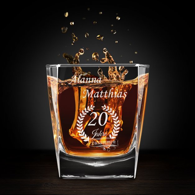 Whisky Glas mit Gravur für ein Paar zum 20. Jahrestag