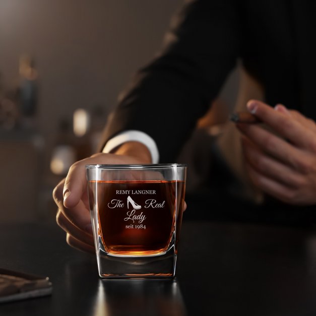 Whisky Glas mit Gravur für eine echte Dame zum Geburtstag