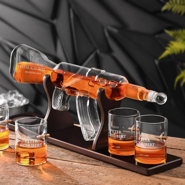 Whisky Karaffe in Gewehrform mit 4 Gläsern mit Gravur für einen Jäger zum Geburtstag