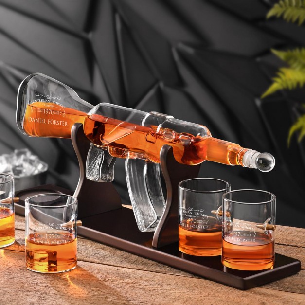 Whisky Karaffe in Gewehrform mit 4 Gläsern mit Gravur für einen Gentleman